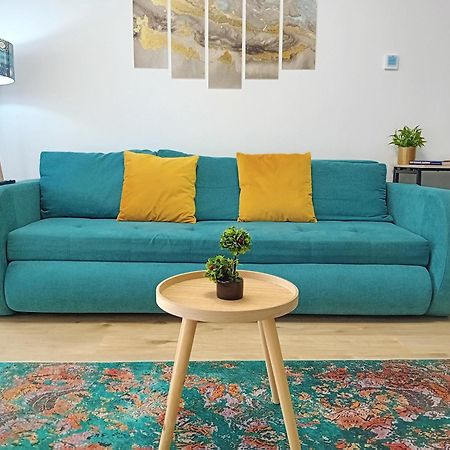 בוקרשט Sunshine - New & Quiet 1Br Apt, Business Area, Close To Airport, Highway A3, Subway מראה חיצוני תמונה