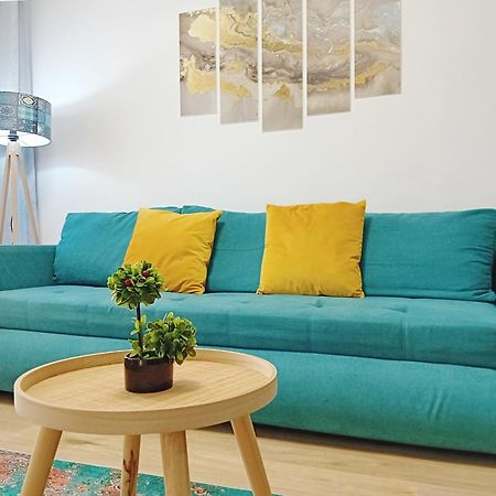 בוקרשט Sunshine - New & Quiet 1Br Apt, Business Area, Close To Airport, Highway A3, Subway מראה חיצוני תמונה
