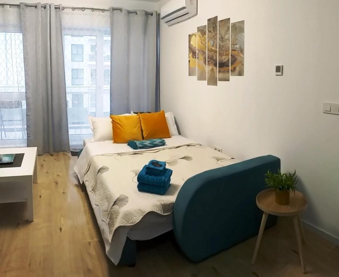בוקרשט Sunshine - New & Quiet 1Br Apt, Business Area, Close To Airport, Highway A3, Subway מראה חיצוני תמונה